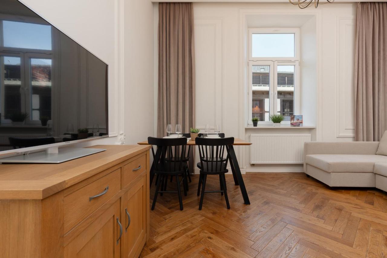 Apartment Strzelecka Old Town Cracow By Renters Prestige Krakow Luaran gambar