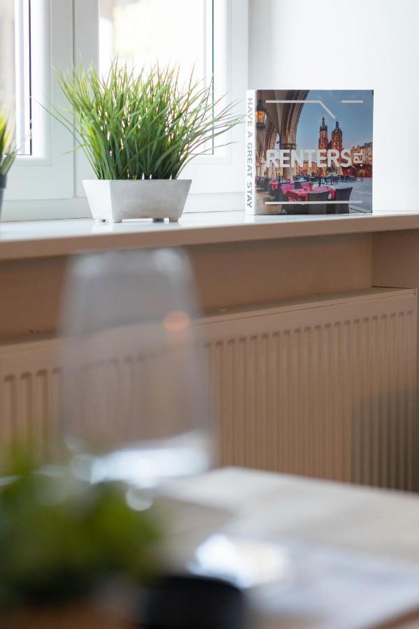 Apartment Strzelecka Old Town Cracow By Renters Prestige Krakow Luaran gambar